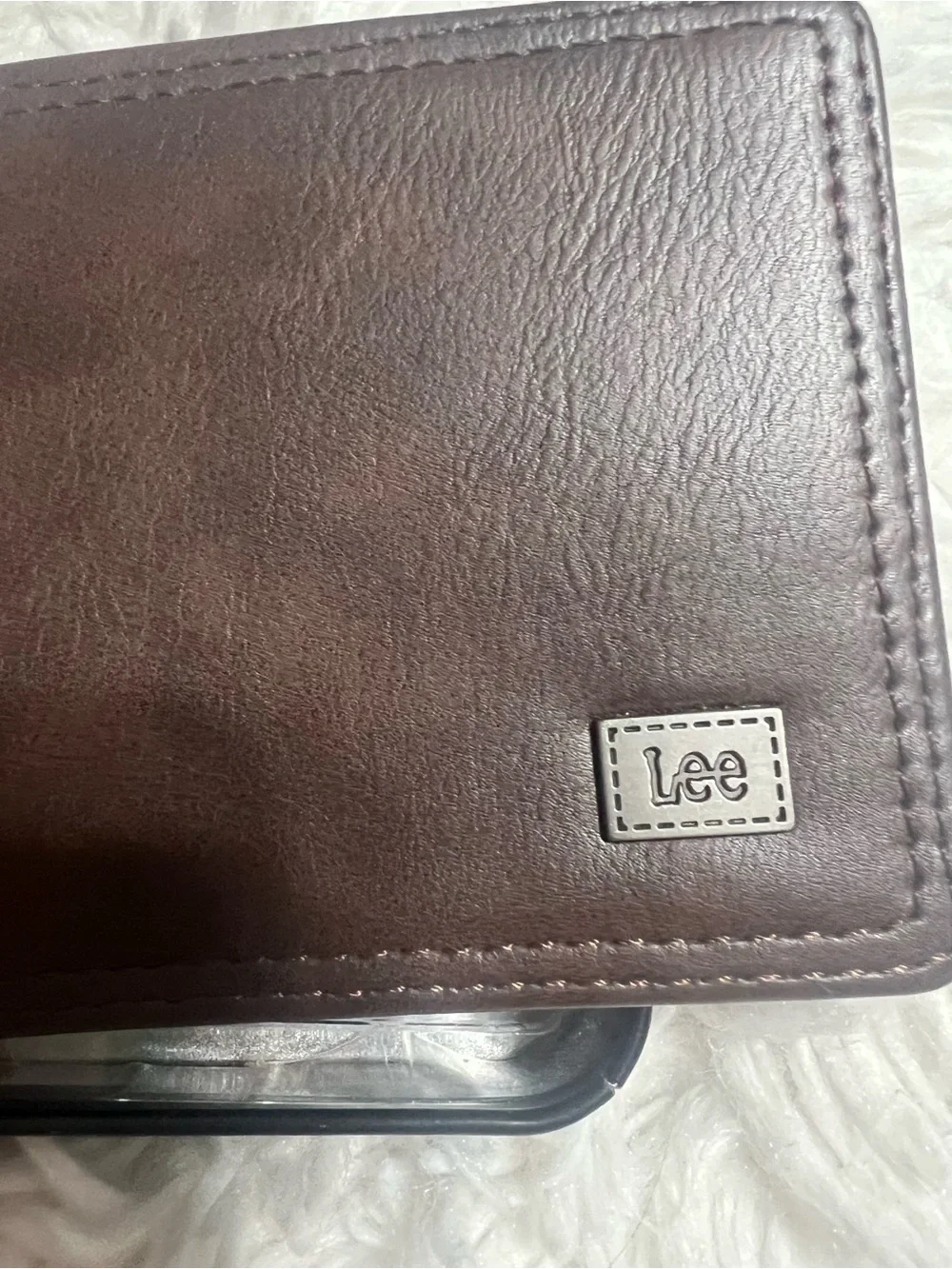 Lee compact bifold